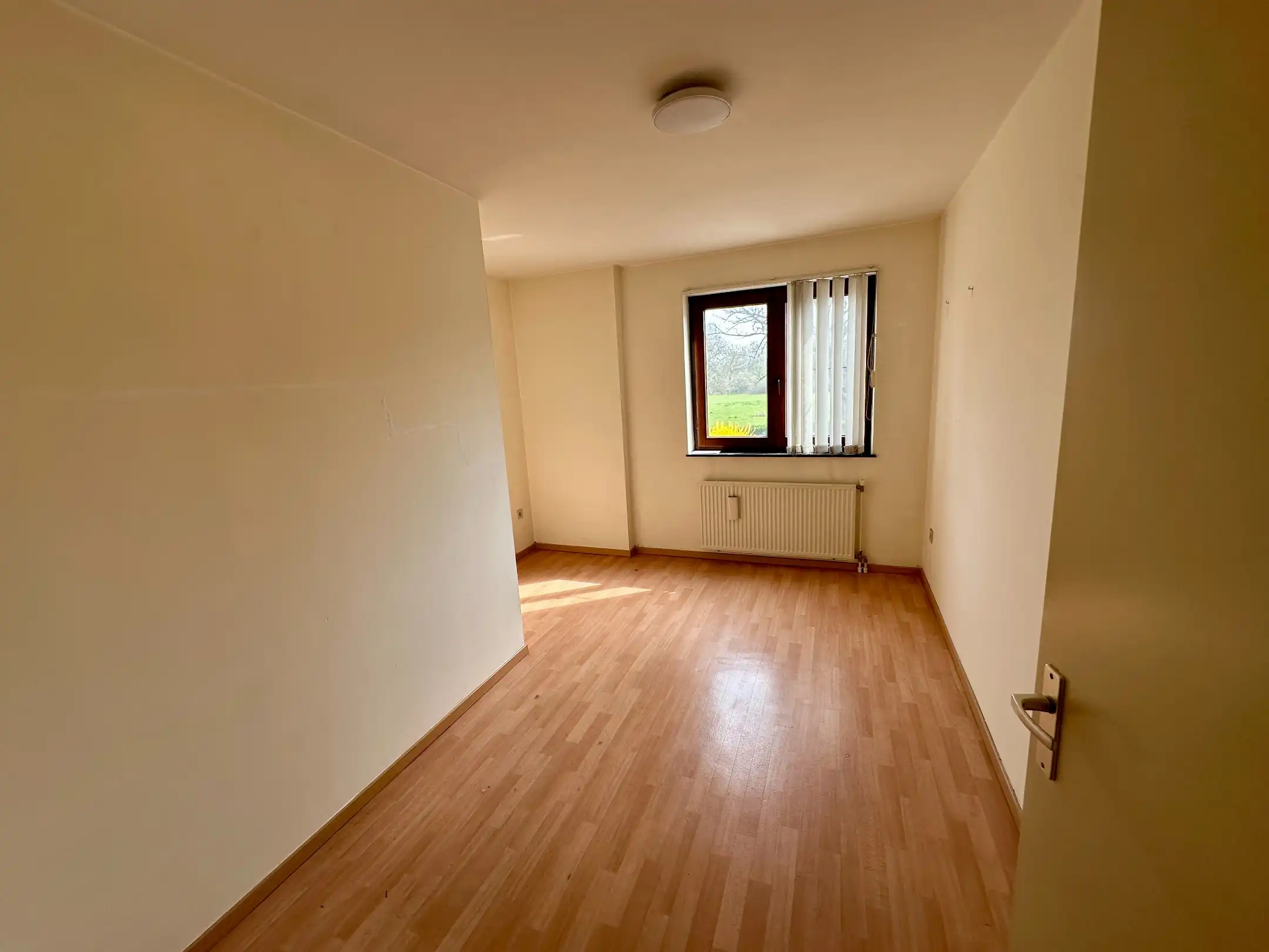 Gelijkvloers appartement met 2 slaapkamers, terras en privé garagebox foto 10