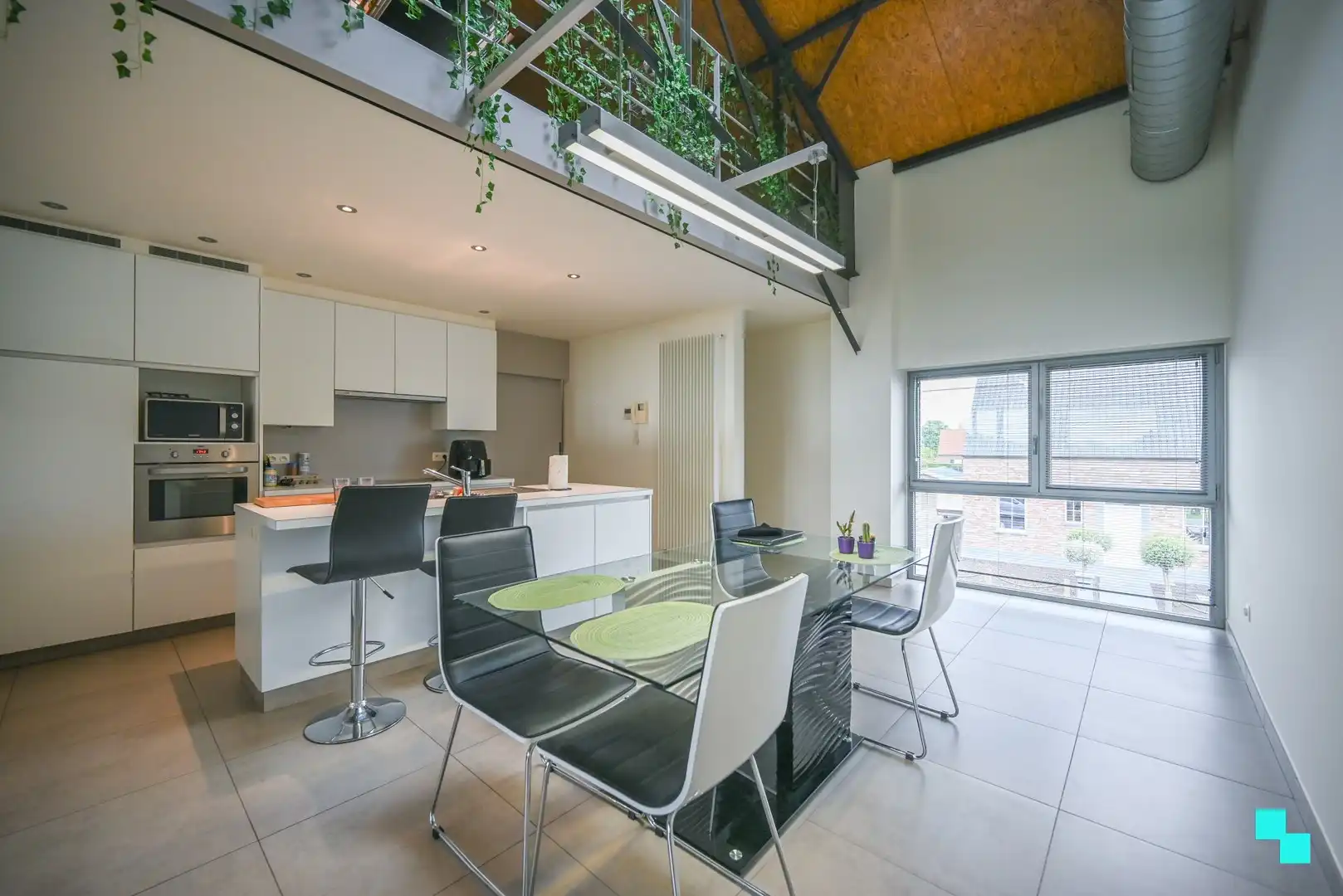 Verrassend ruim duplex appartement in Ooigem foto 4