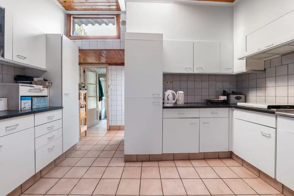 TE RENOVEREN STADSWONING VLAKBIJ HET CENTRUM VAN SINT-TRUIDEN foto 8