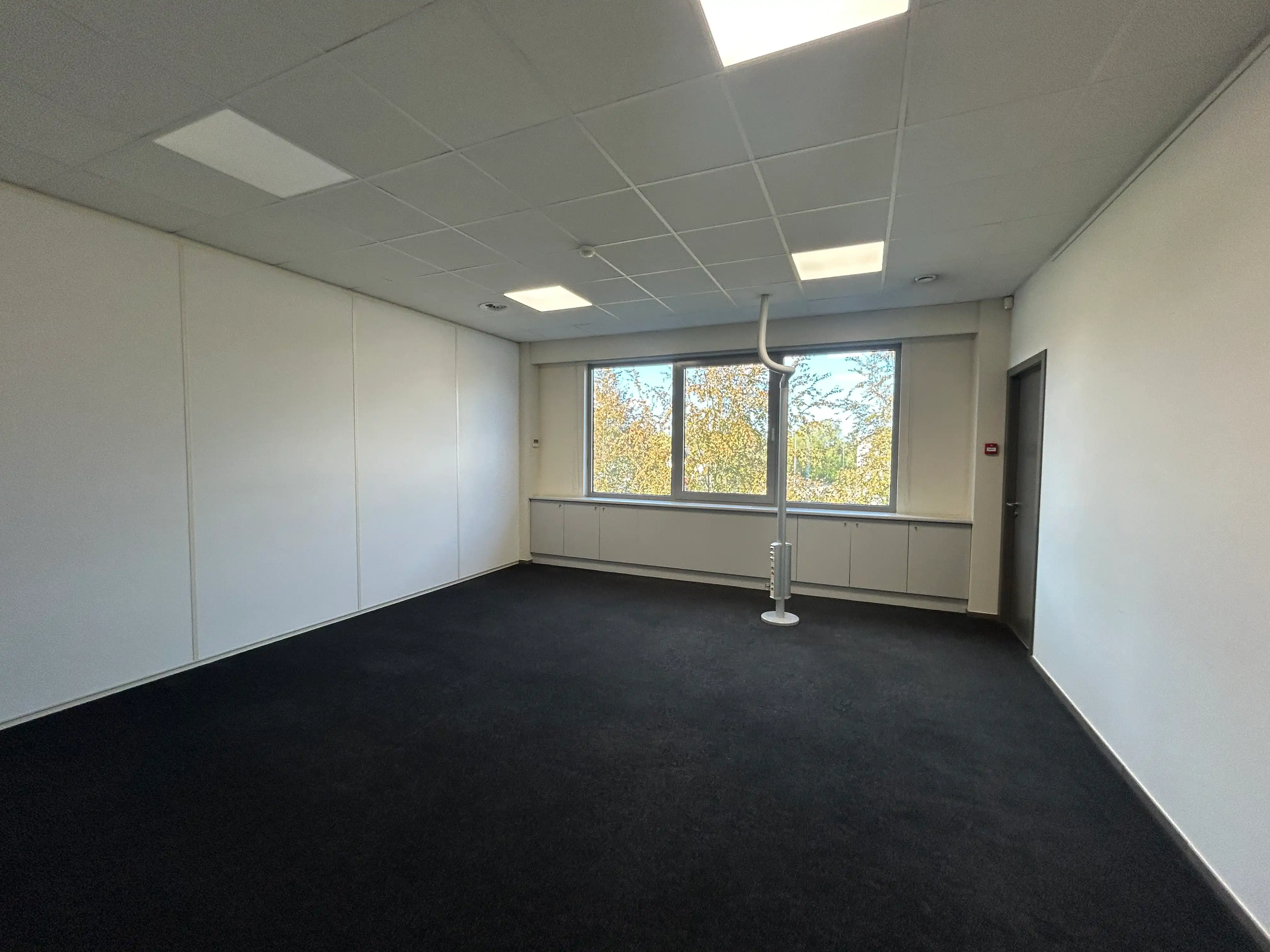 Kantoren van 294 m² te huur, vlakbij het Klaverblad foto 7