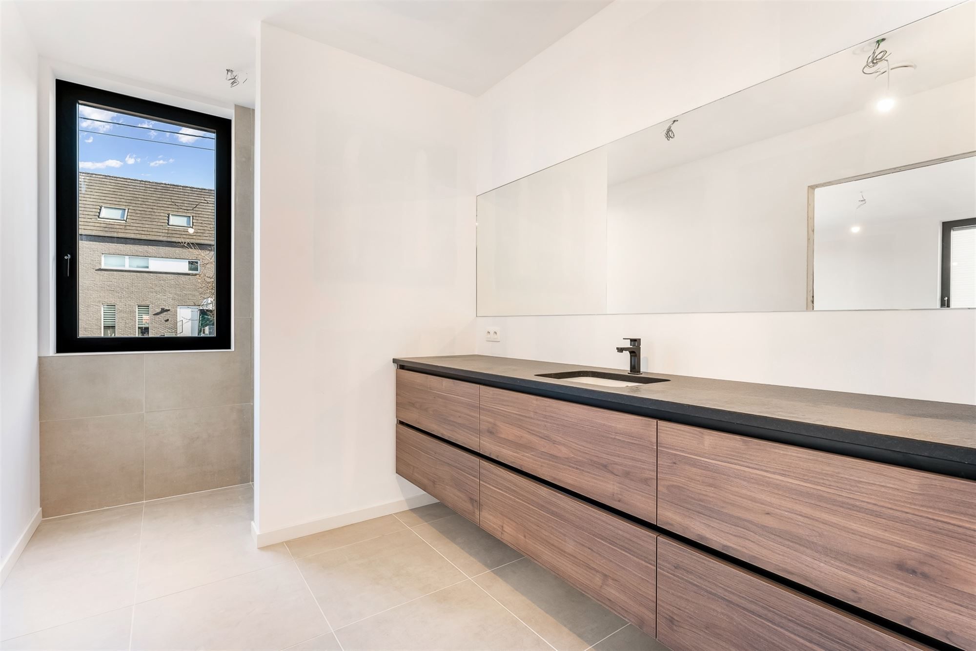 ZEER RUIME, HOOGKWALITATIEVE NIEUWBOUWWONING! foto 11