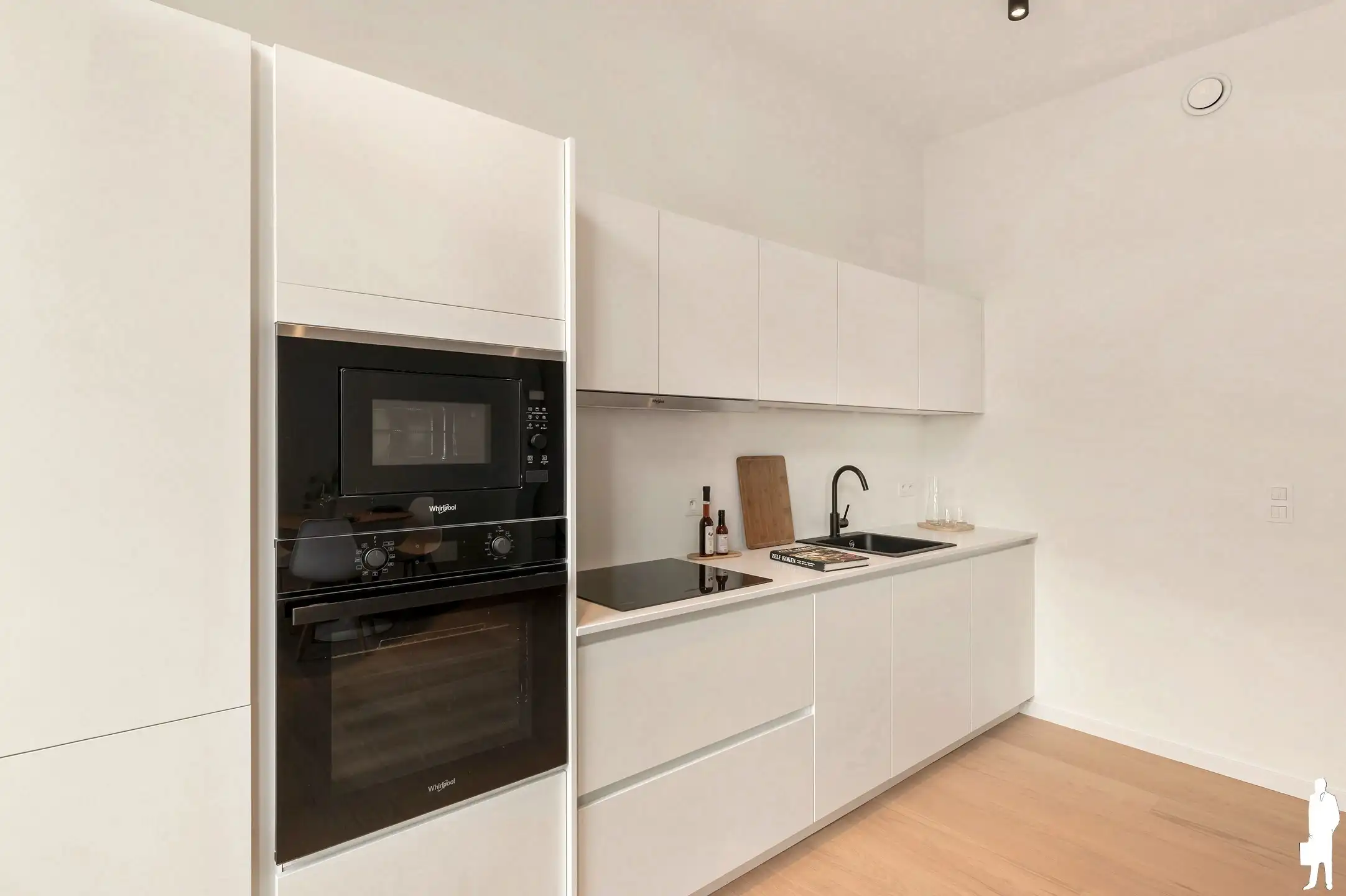 Gerenoveerd dakappartement met twee slaapkamers foto 5