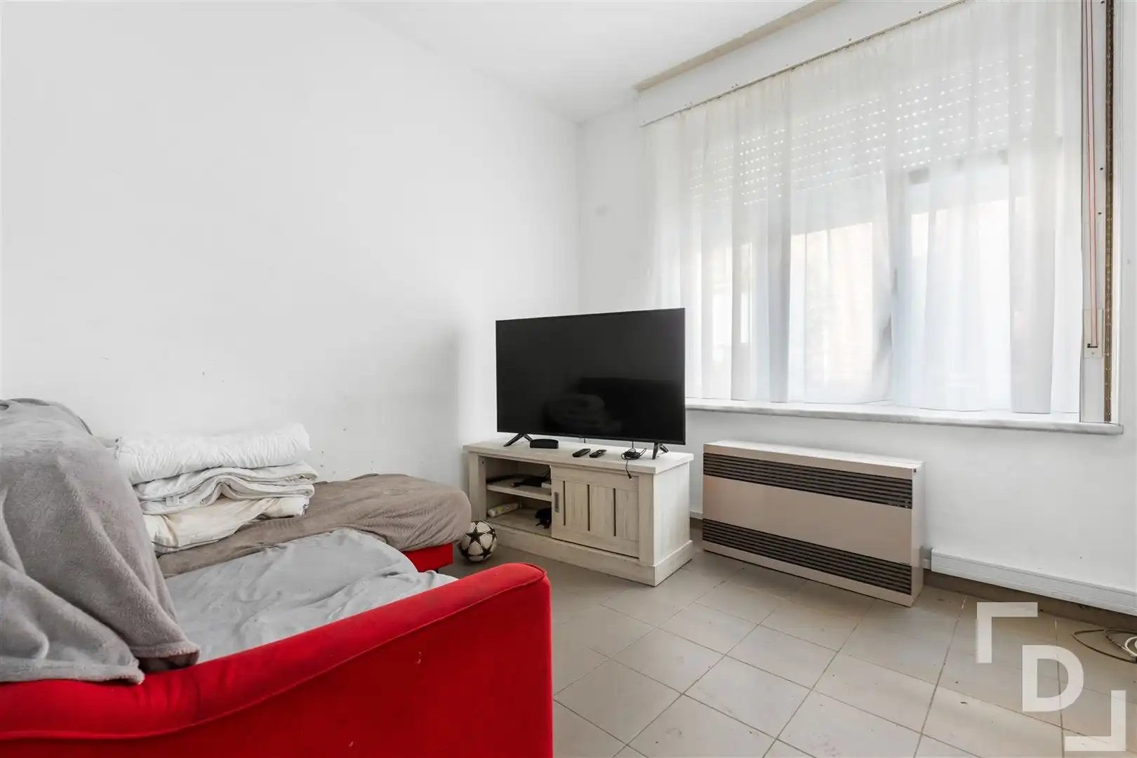 Op te frissen woning te koop in het centrum van Ieper. foto 2