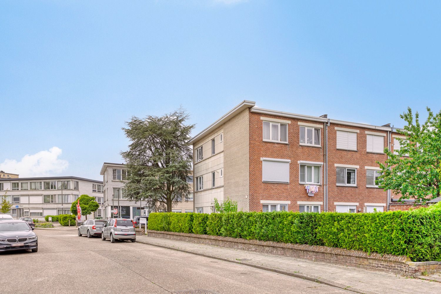 Te renoveren gelijkvloers appartement met 2 slaapkamers en tuin! foto 4