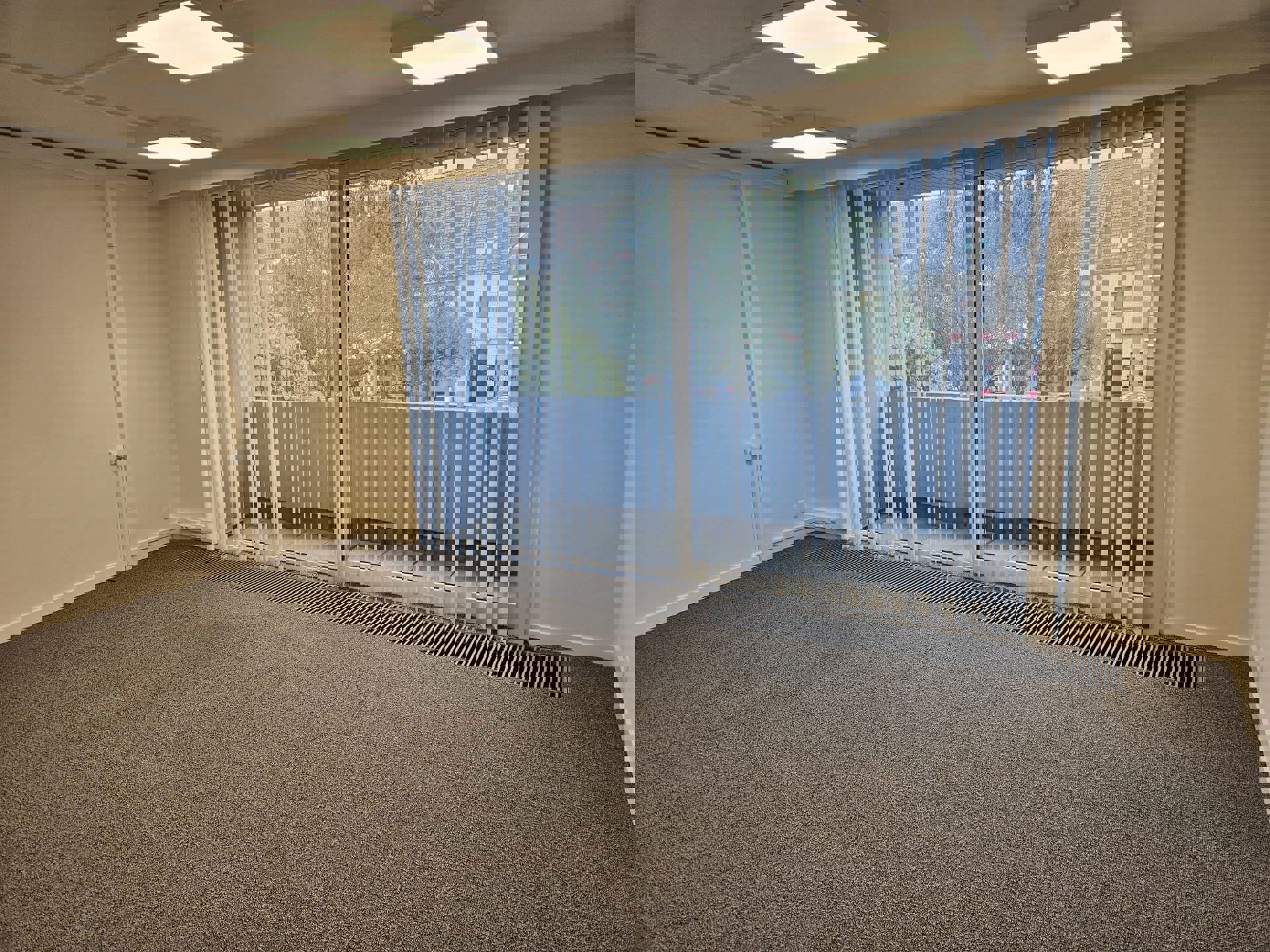 TE  HUUR in Meeuwen: kantoor/commerciële ruimte foto 17