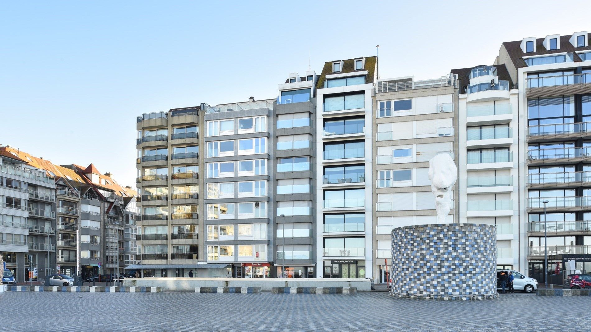 Instapklaar appartement met mooi zeezicht gelegen op de Zeedijk aan het Rubensplein.  foto 5