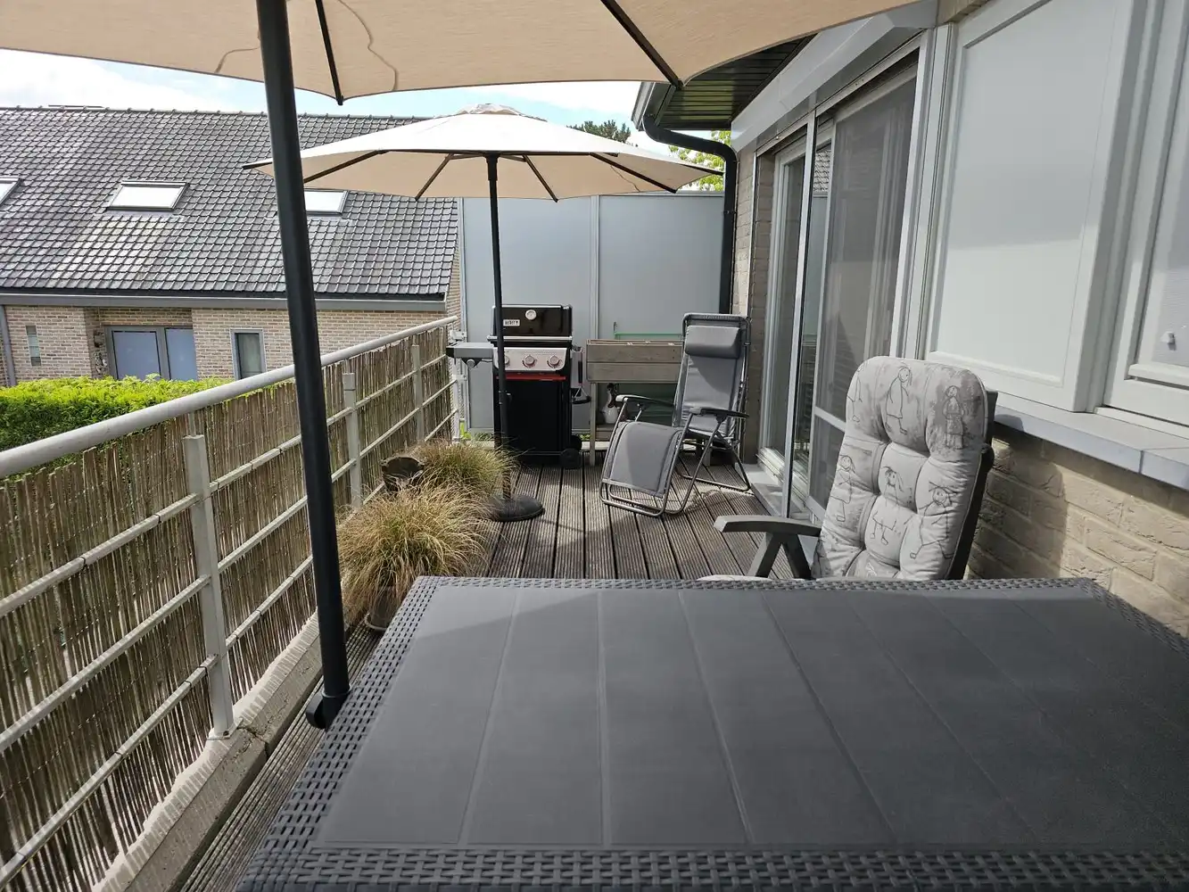 Duplex appartement met ruim terras en carport/berging foto 10