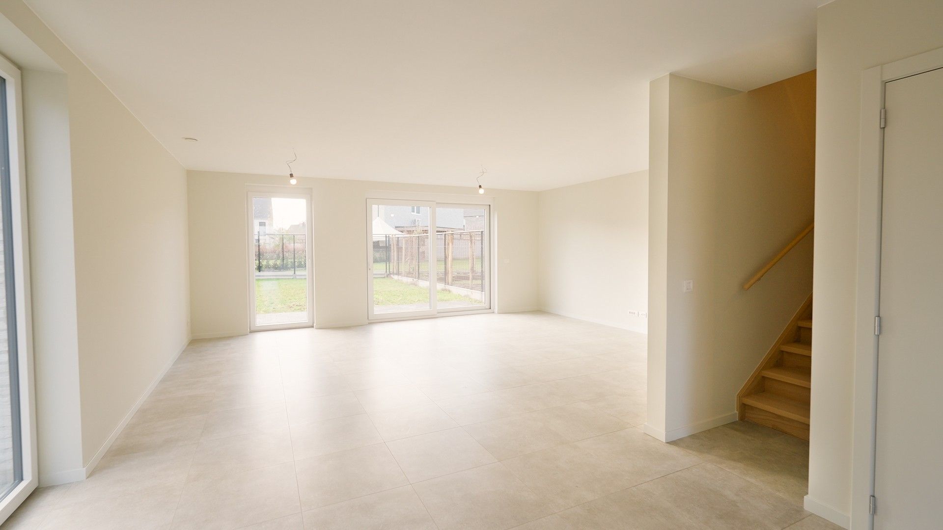 Energiezuinige halfopen bebouwing met 3 slpk’s en zongerichte tuin foto 3