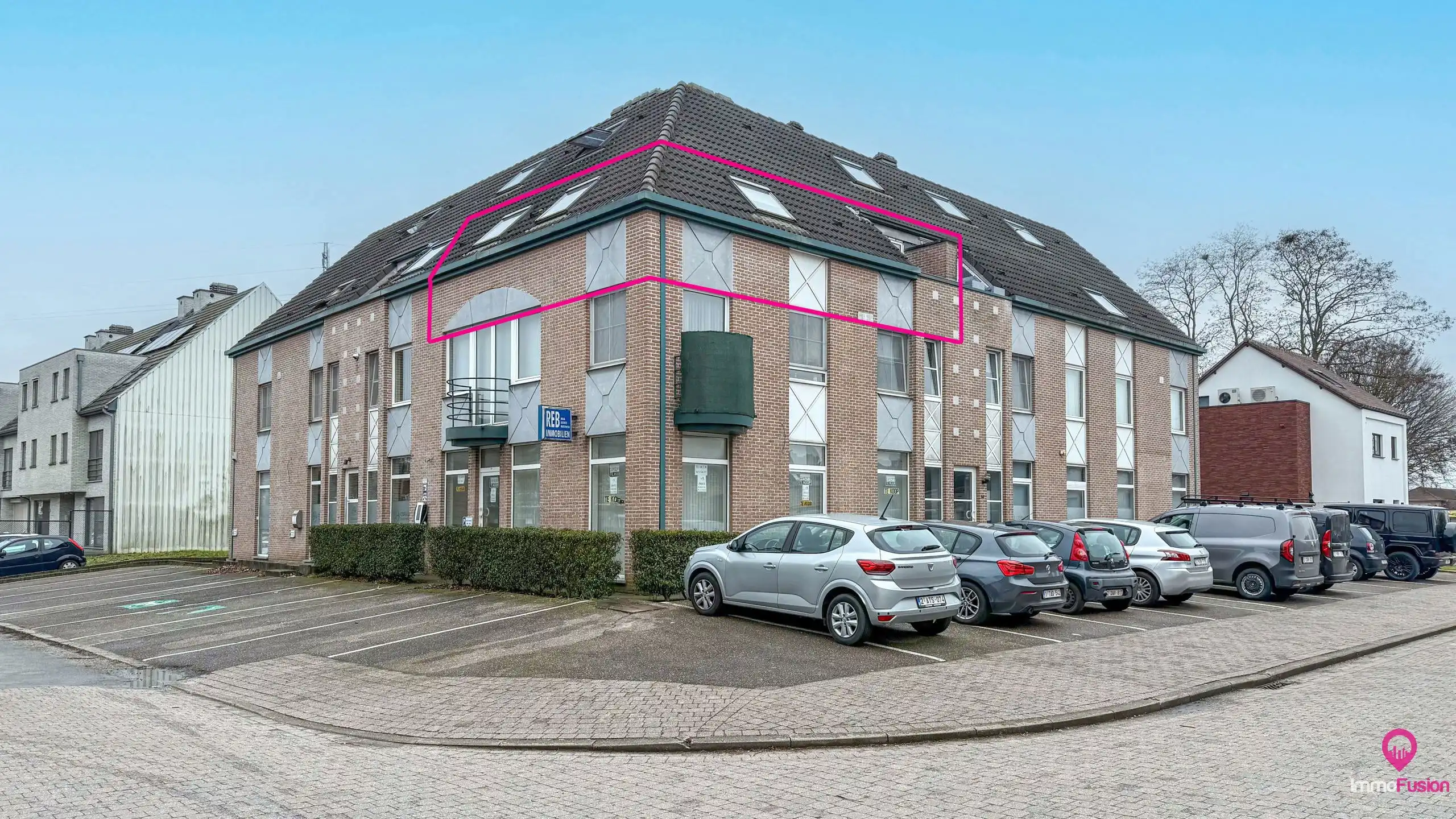 Dakappartement met 2 slpks, terras en parkeerplaats! foto 23