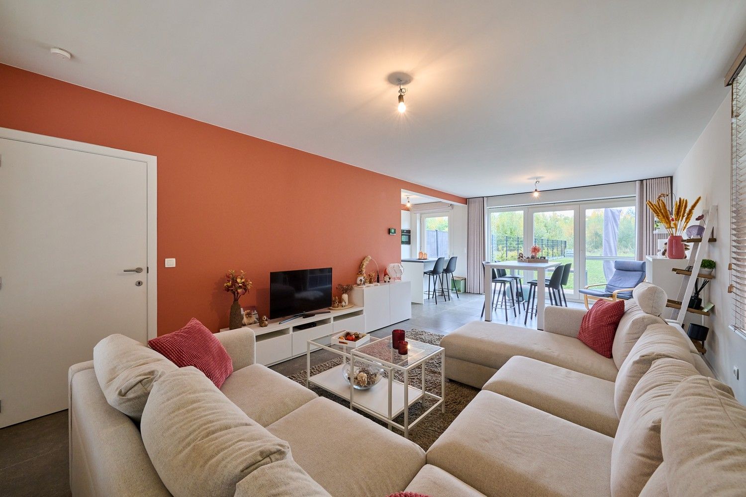 Moderne nieuwbouw woning - instapklaar en energiezuinig foto 4