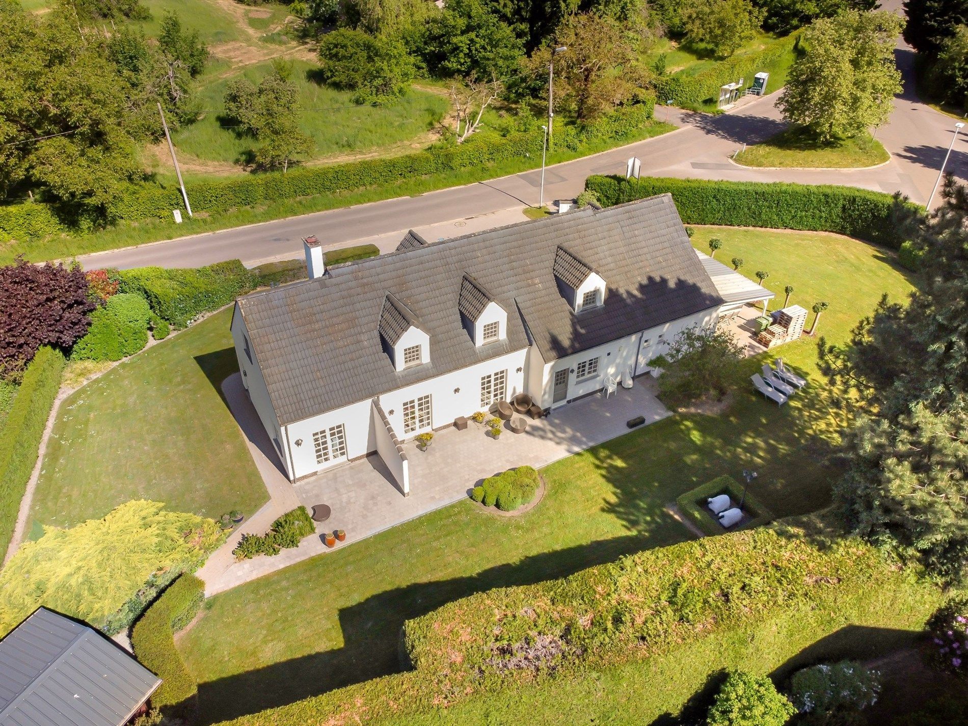 Knappe villa op residentiele toplocatie! foto 7