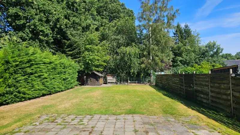 Woning van 197m² op een perceel van 8 are foto 2