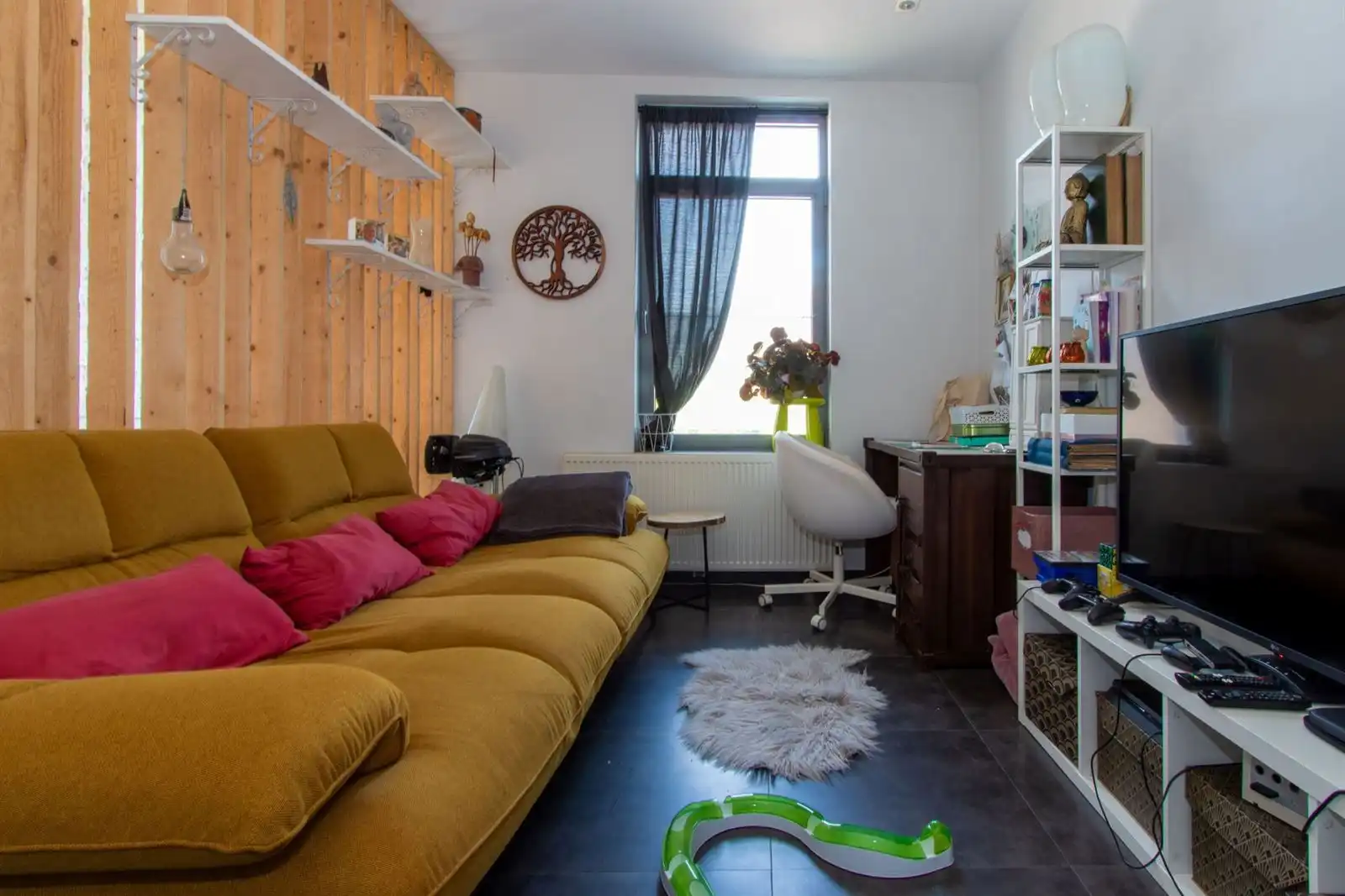 Mooie 3 gevel Woning met een EPC B foto 3