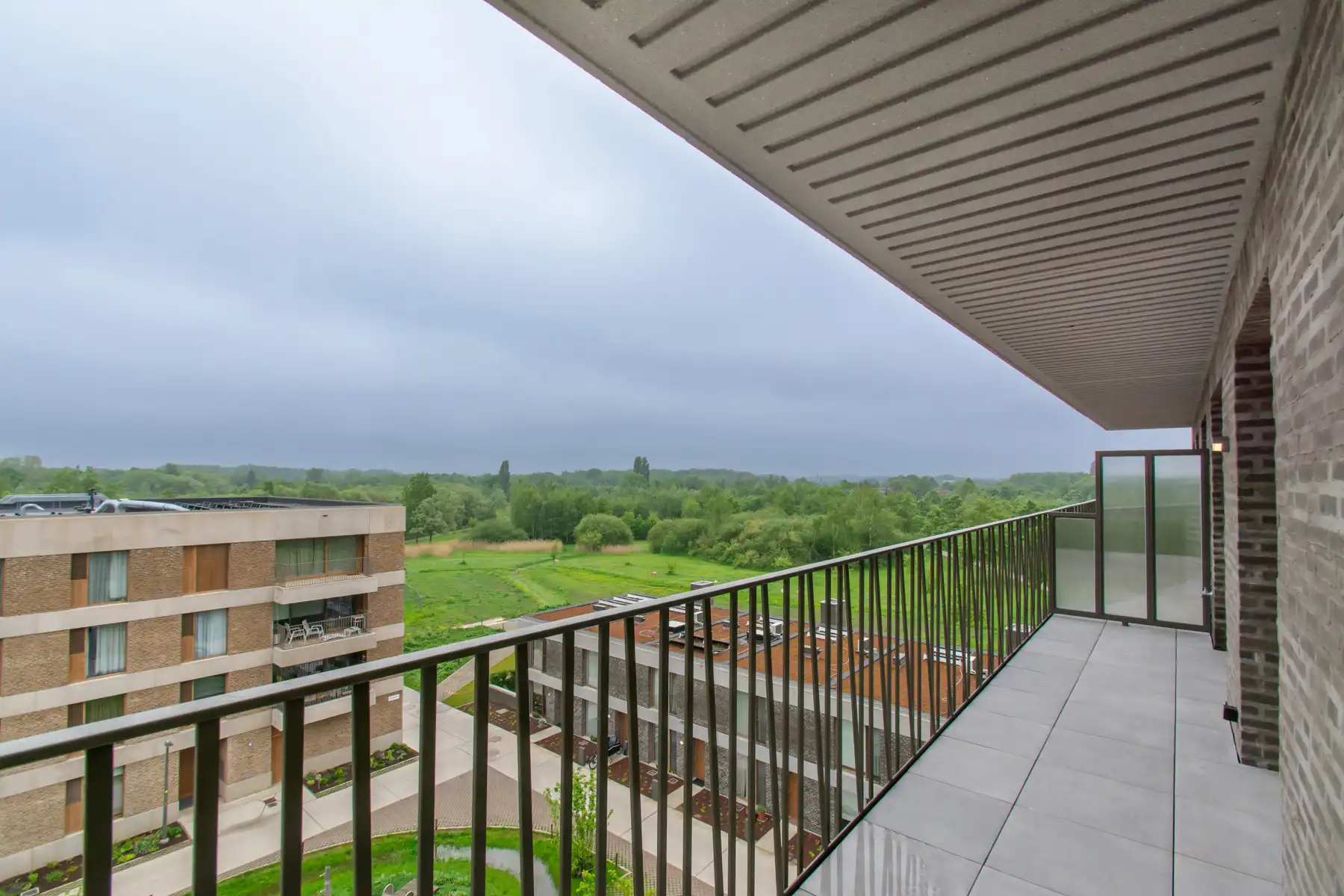 Rustig en comfortabel 2 slpk appartement met mooi terras  foto 8