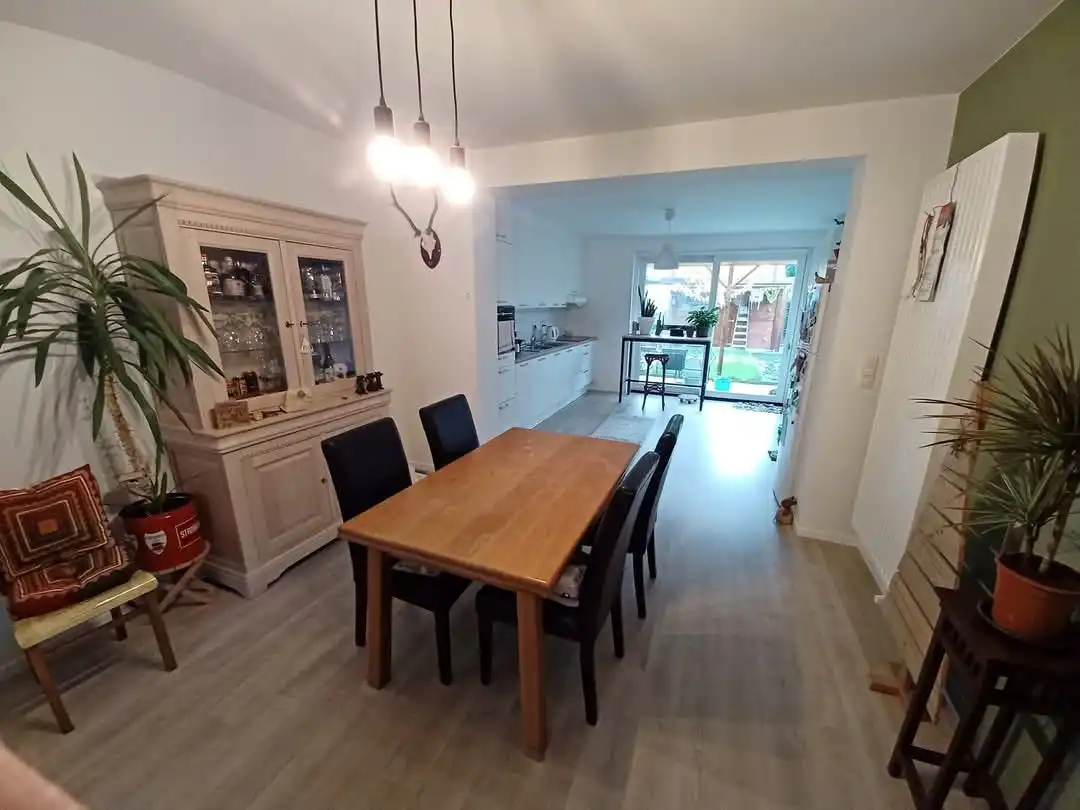 Rustig gelegen gerenoveerde woning met twee slaapkamers nabij het centrum foto 4