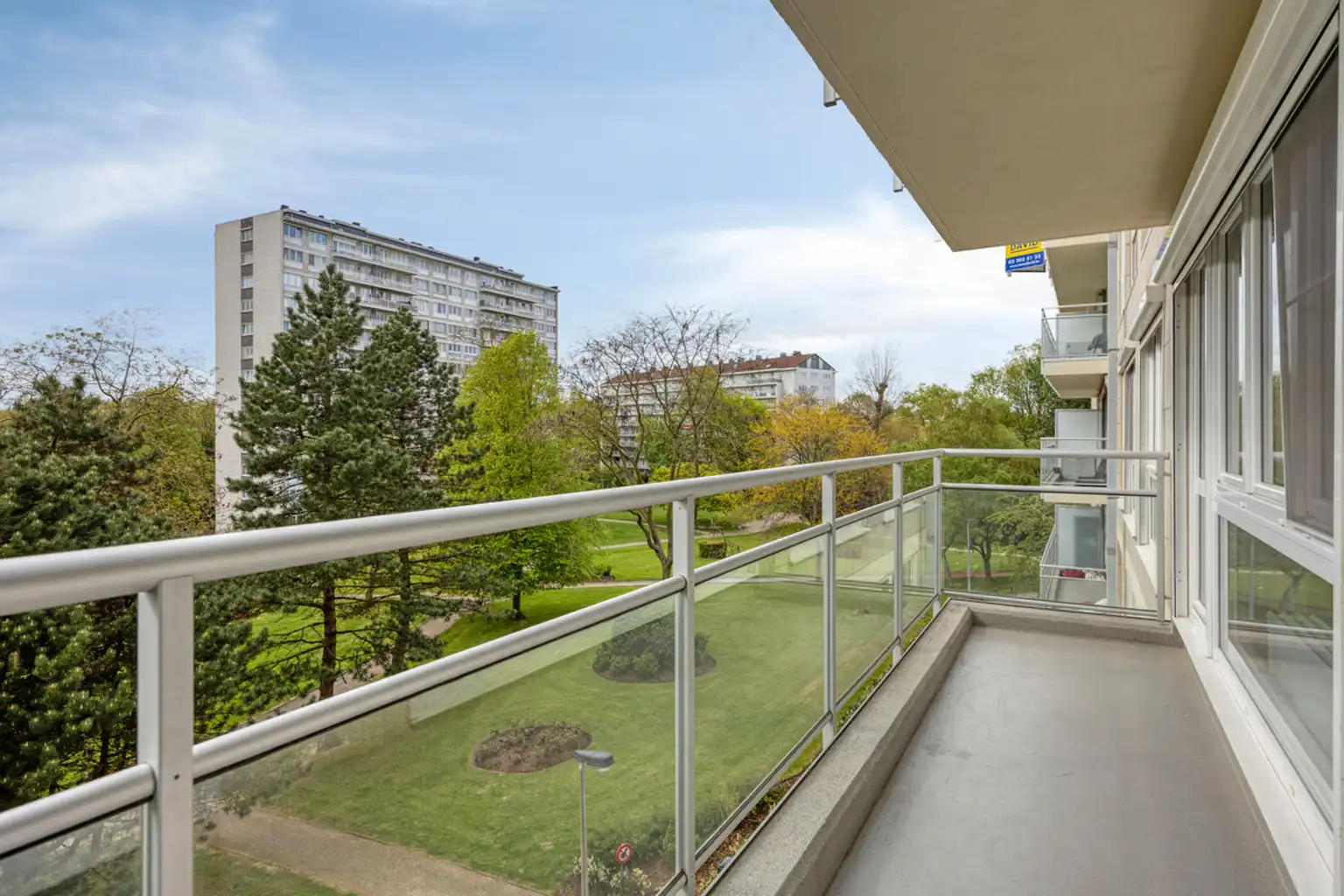 Op te frissen appartement met prachtig uitzicht op het park foto 16