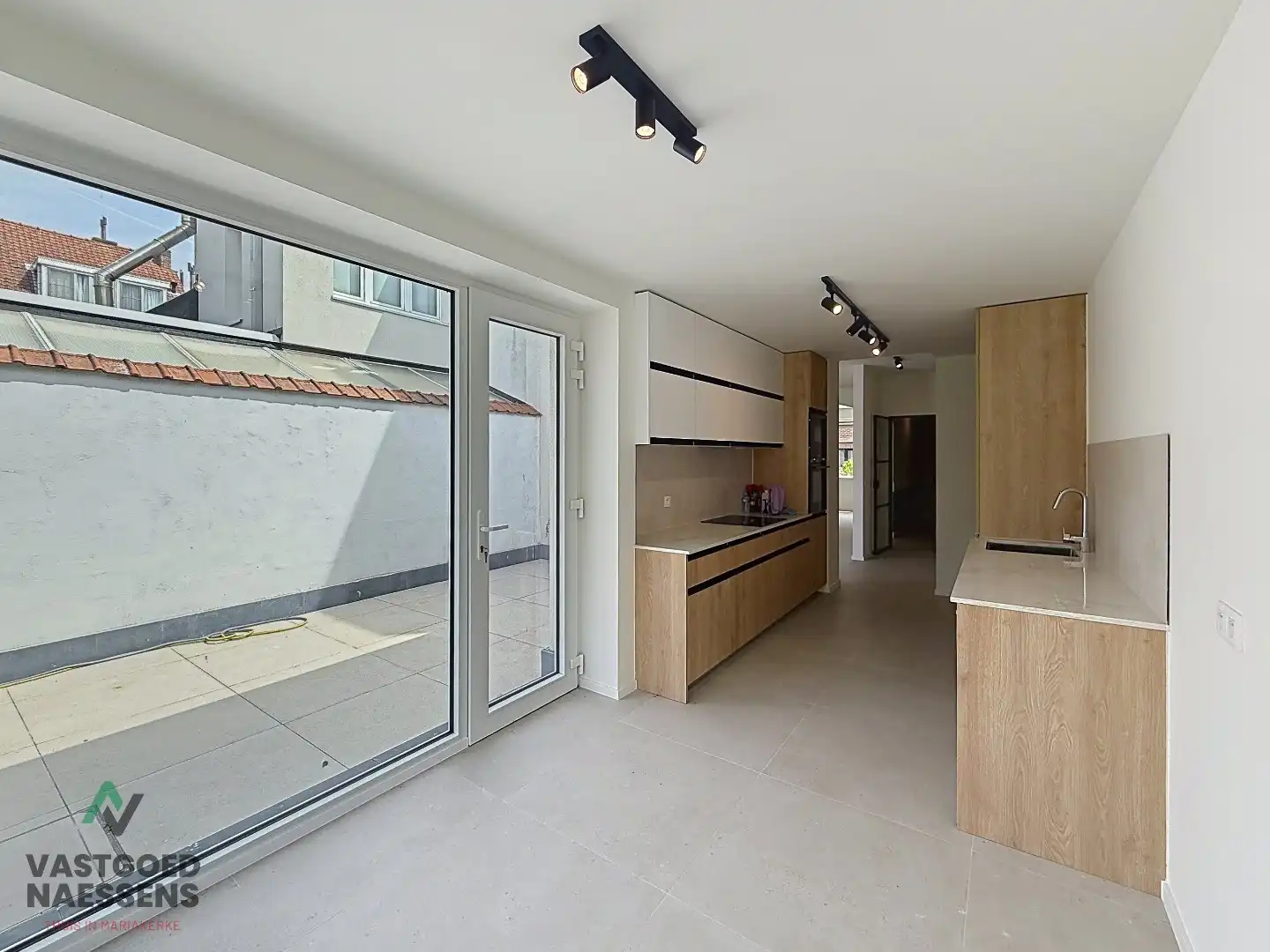 VOLLEDIG GERENOVEERDE 5 SLPK WONING – 2 BADKAMERS – ZONNIGE ZW-TUIN foto 8