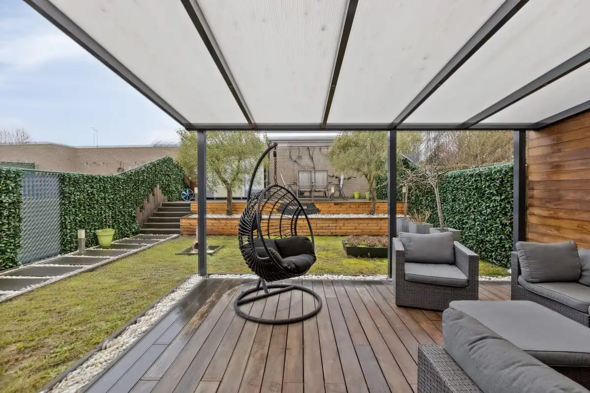 Instapklare woning met garage te koop in Bilzen foto 23