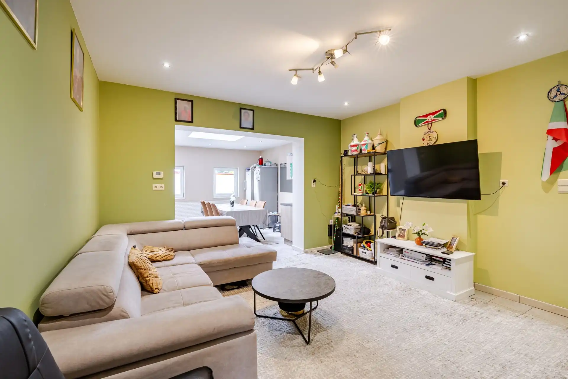 Gunstig gelegen rijwoning met 4 slaapkamers foto 4