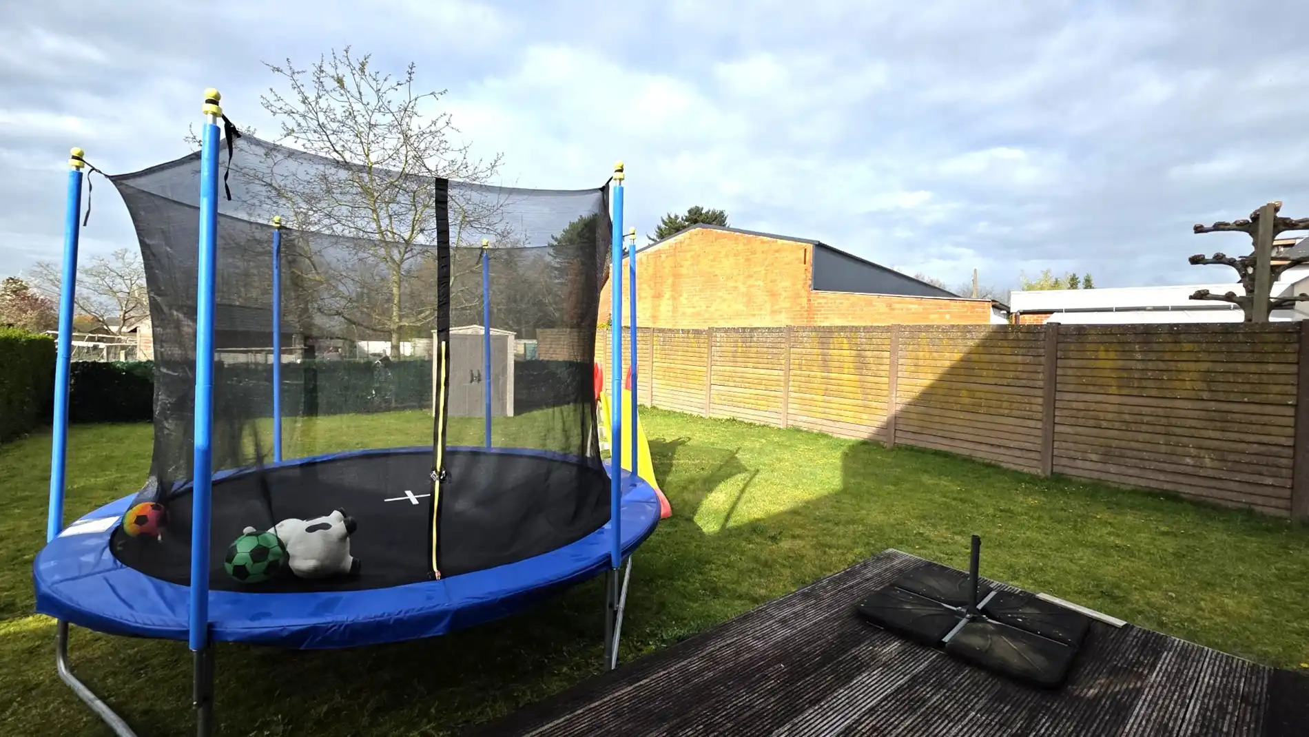 Ruim gelijkvloers appartement met tuin en garage foto 17