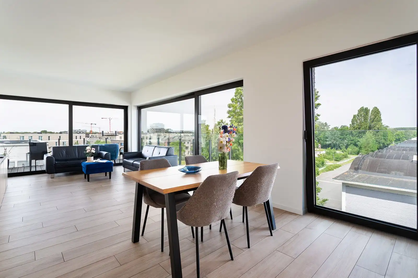 2 slaapkamer appartement met veel lichtinval foto {{pictureIndex}}
