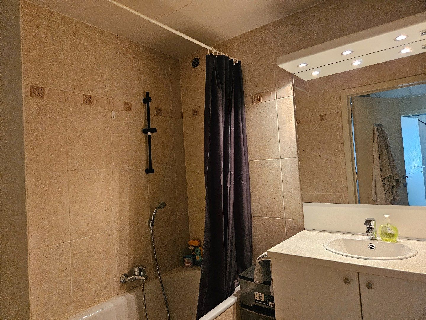 Ruim appartement met 2 slaapkamers in het centrum van Heultje! foto 9