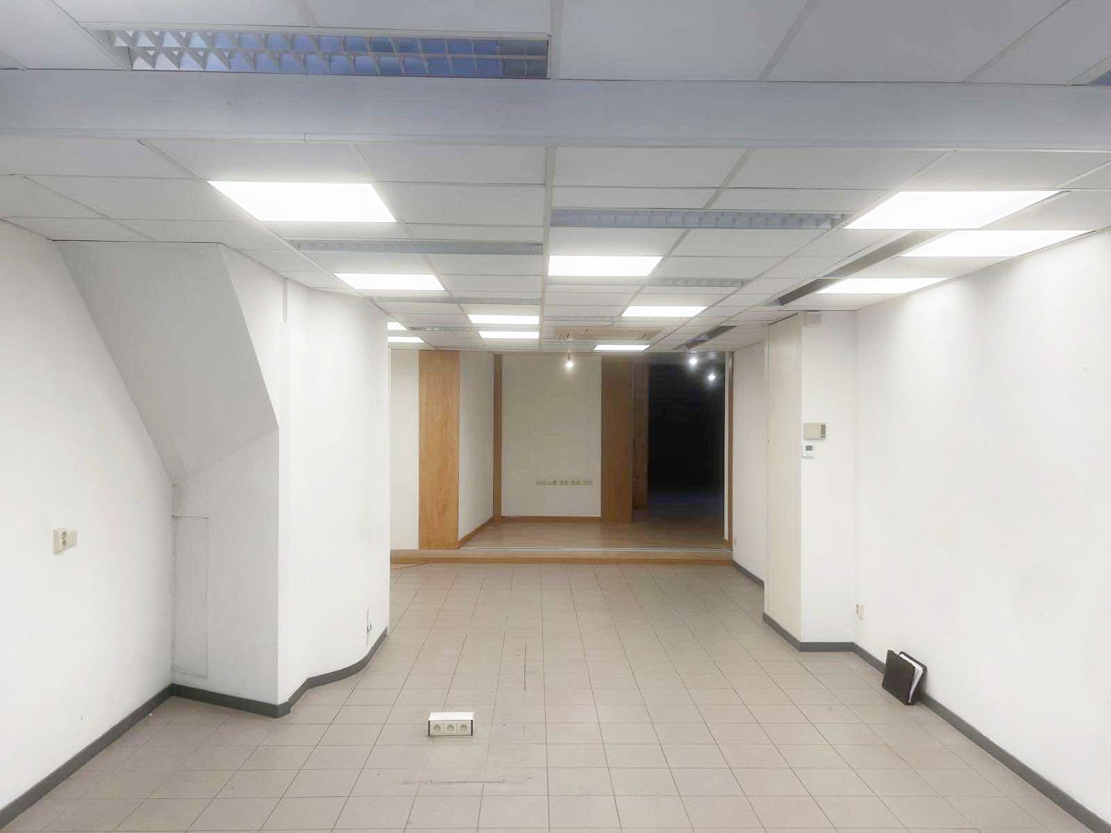 GERENOVEERD COMMERCIEEL PAND OUDENAARDSESTRAAT foto 3