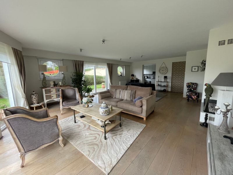 Ruim en en luxueus villa-appartement gelegen in een stijlvolle residentie vlakbij de historische windmolen Zuid-Abdijmolen! foto 3