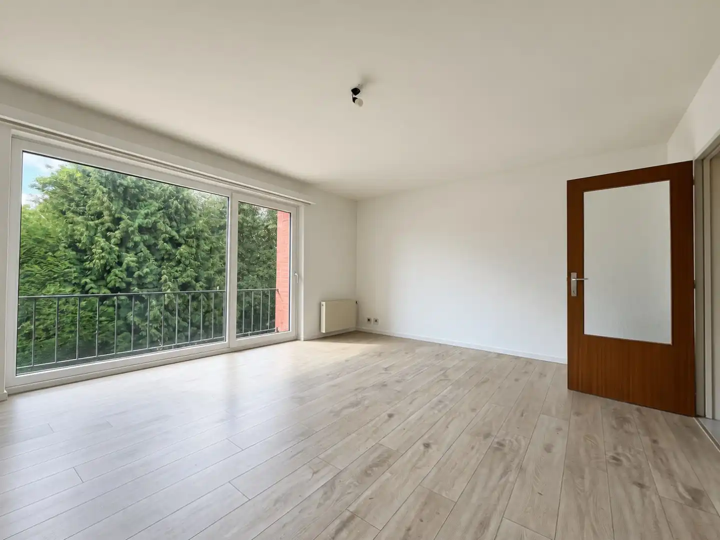 Instapklaar 2-slpk appartement nabij centrum Brasschaat foto 3
