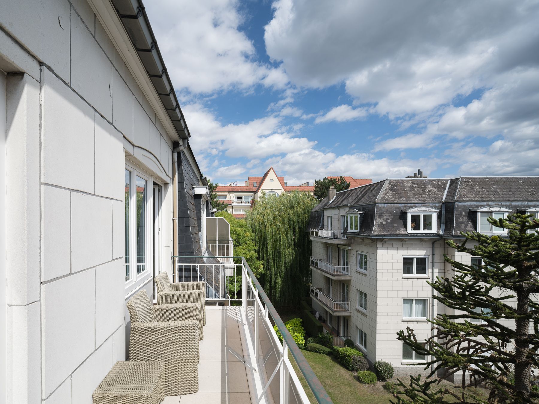 Charmevol tweeslaapkamer appartement met terras foto 10