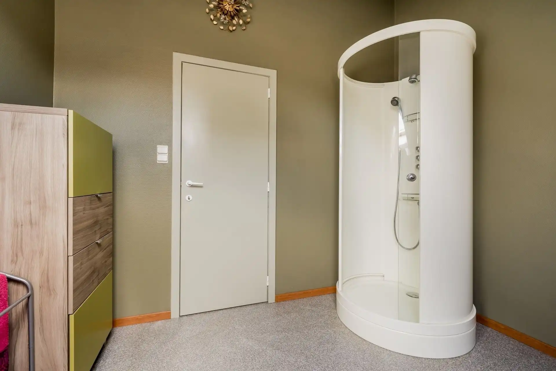 Ruime karaktervolle woning met 6 slpks en tuin! foto 28