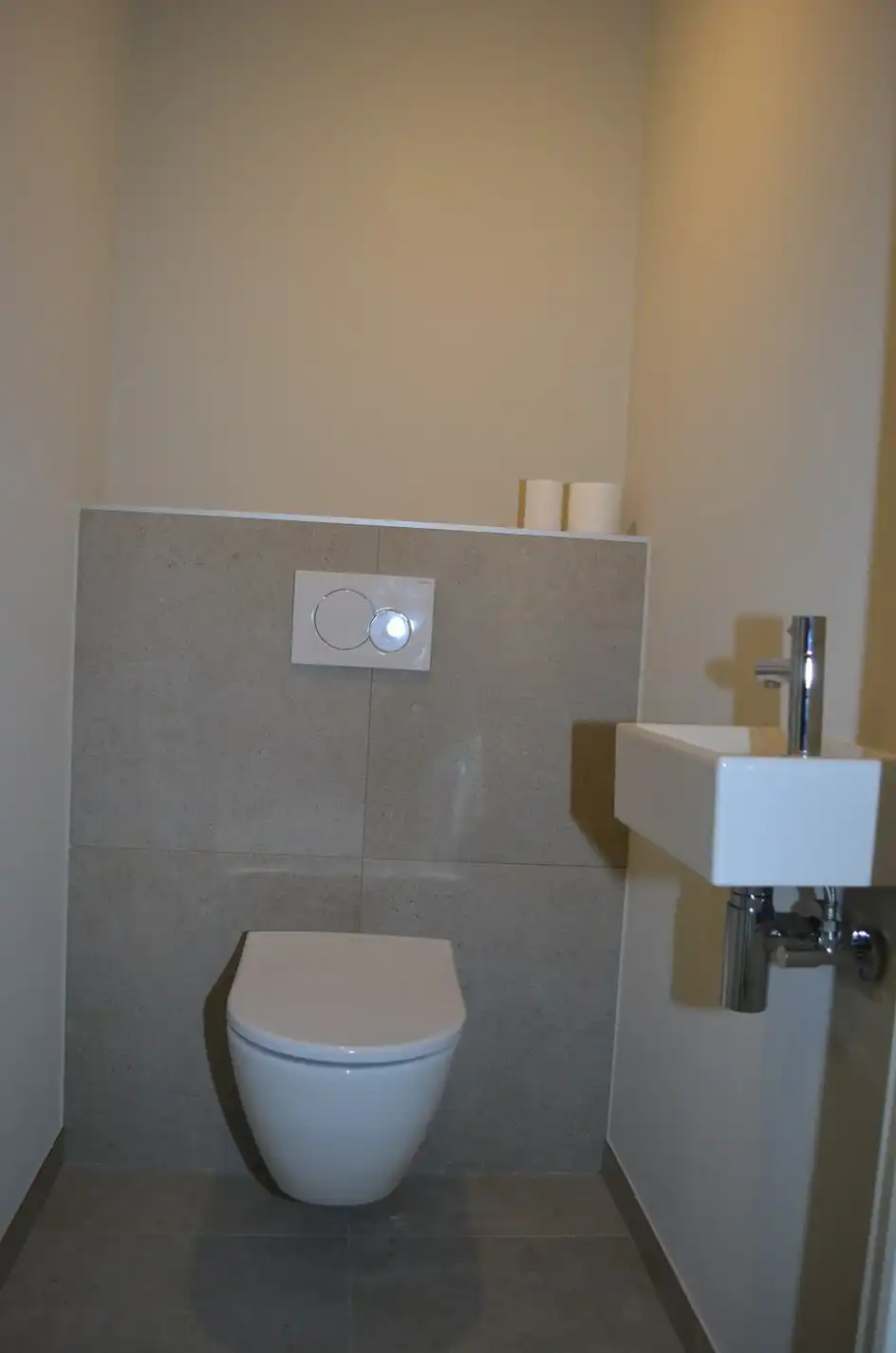 Wonen aan 't kanaal in Residentie Bakboord in een 2 slpk appartement met ruim terras.  Lift aanwezig. foto 11