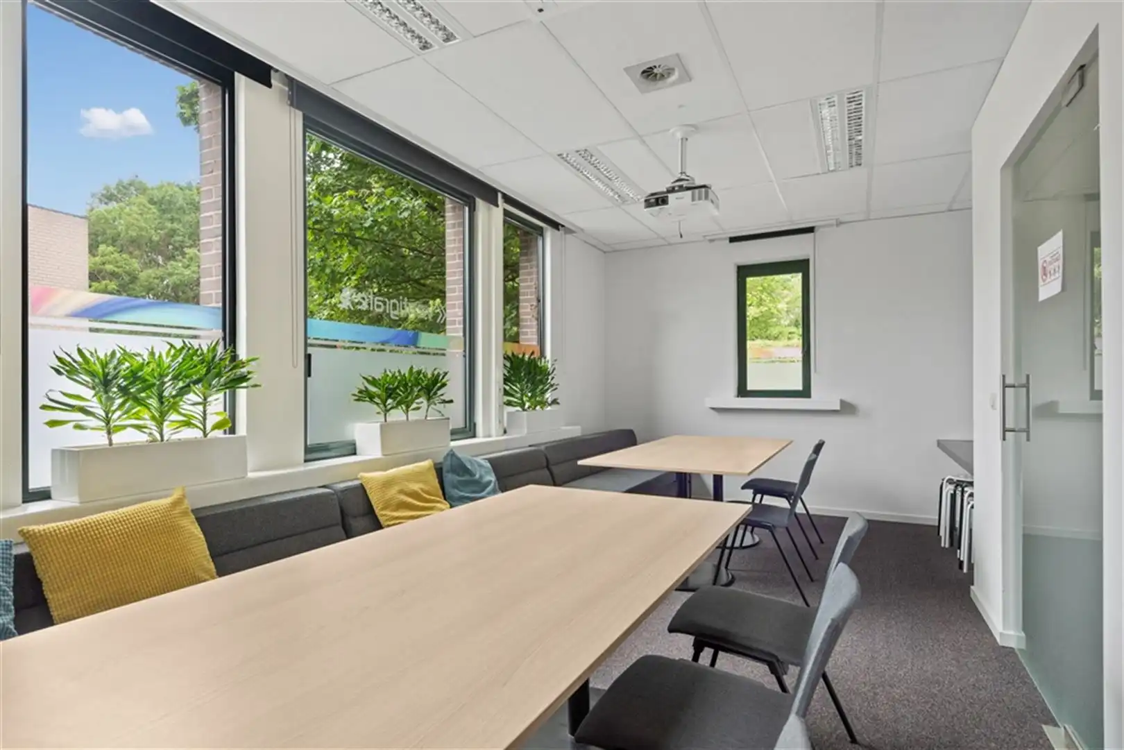 Instapklaar kantoor gelegen in Kontich foto 10