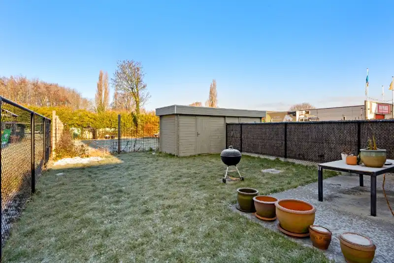 Recente nieuwbouwwoning nabij centrum Staden foto 14