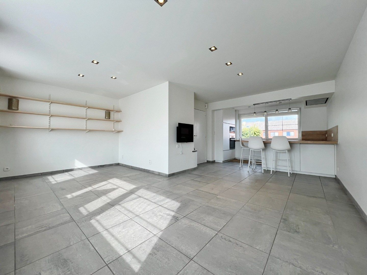 Instapklare bel-etage met garage, tuin en 3 slaapkamers.  foto 4