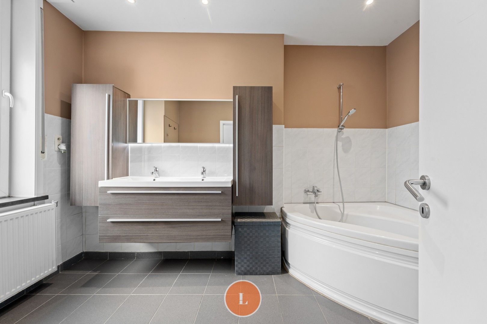 Instapklare woning met 4 kamers en gezellige koer foto 7