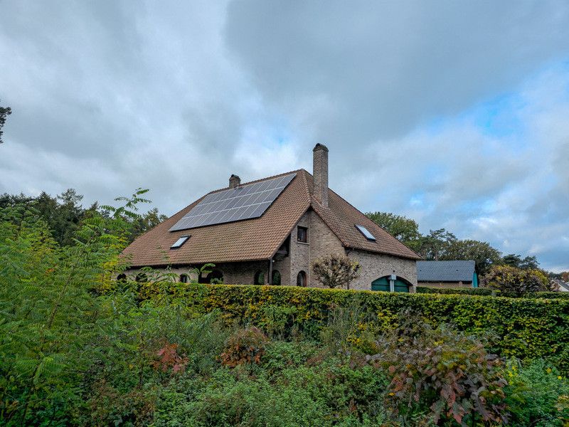 TIJDLOZE VILLA OP 22A43CA MET 4 SLK EN 4 BADK NABIJ CENTRUM ZUTENDAAL. foto 42