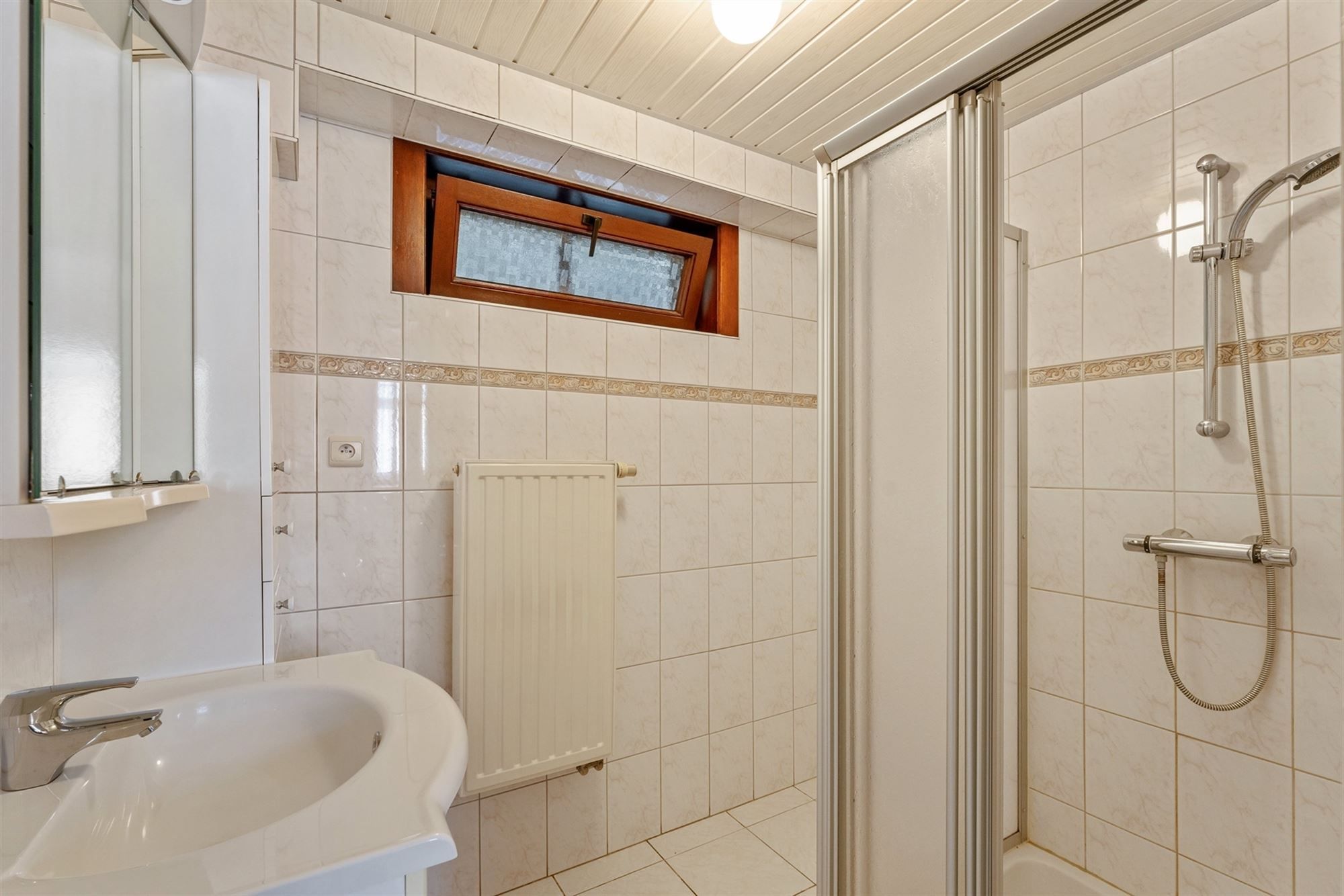 OP TE FRISSEN WONING MET 3 SLAAPKAMERS, SUPER RUSTIG GELEGEN OP EEN PERCEEL VAN 10A TEMIDDEN VAN HET GROEN TE HAM foto 12