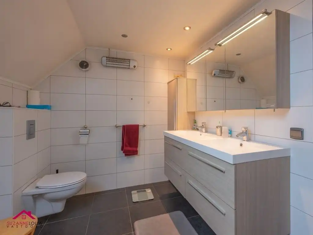 Charmante vrijstaande woning foto 39