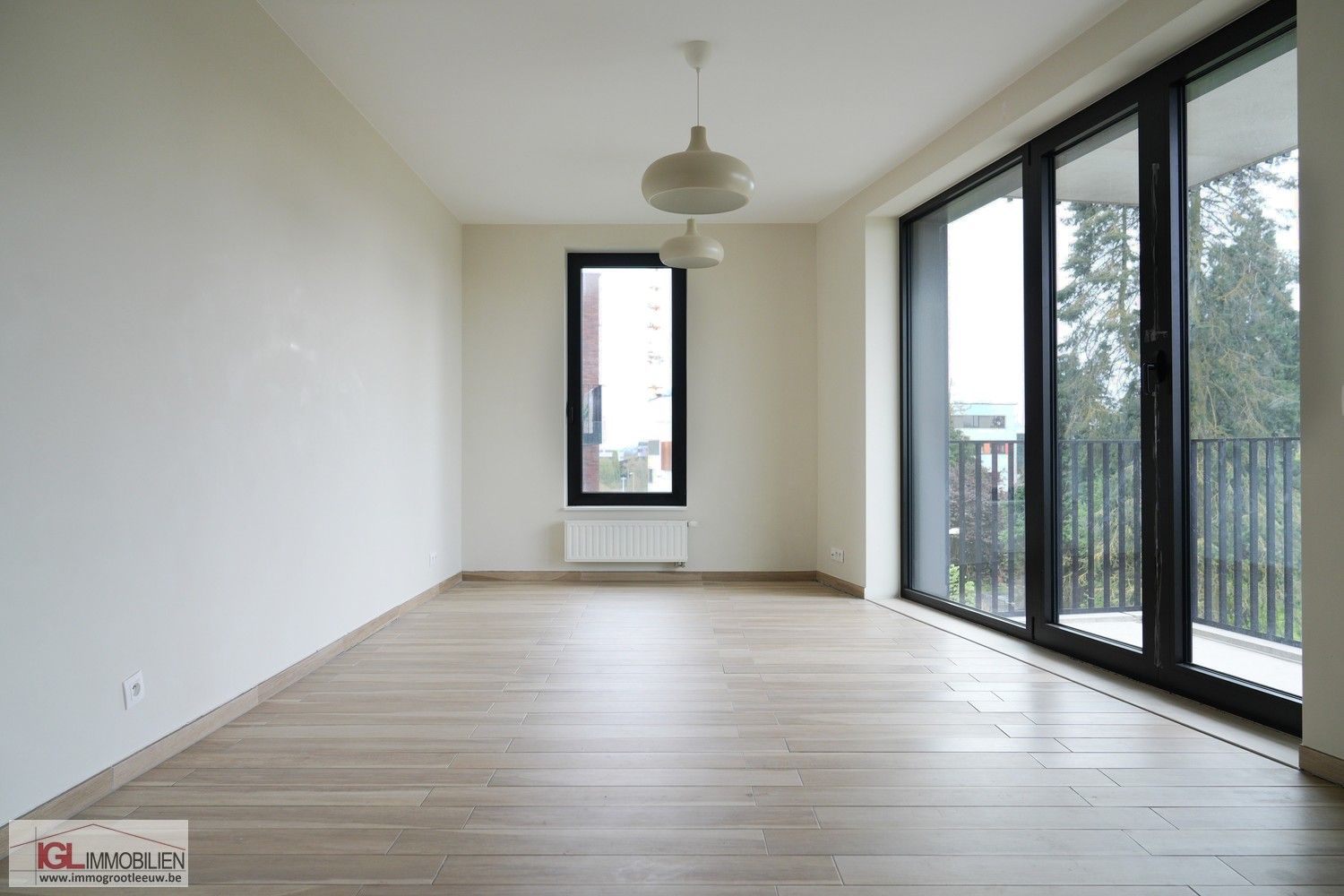 Modern appartement met terras, parkeerplaats en kelder foto 2
