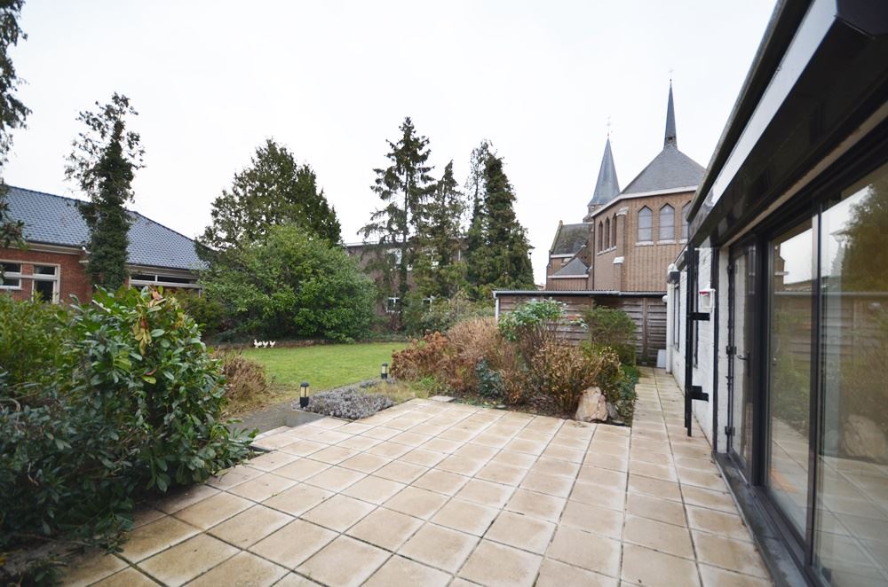 CENTRAAL GELEGEN HANDELSPAND MET VELE MOGELIJKHEDEN IN HET CENTRUM VAN HECHTEL! foto 20