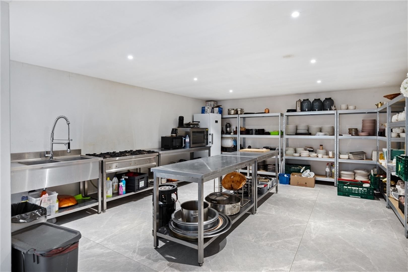 Commercieel gelijkvloers te koop in Wilrijk foto 13