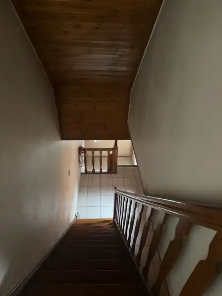 Handelspand met woonst op een strategische ligging. foto 16