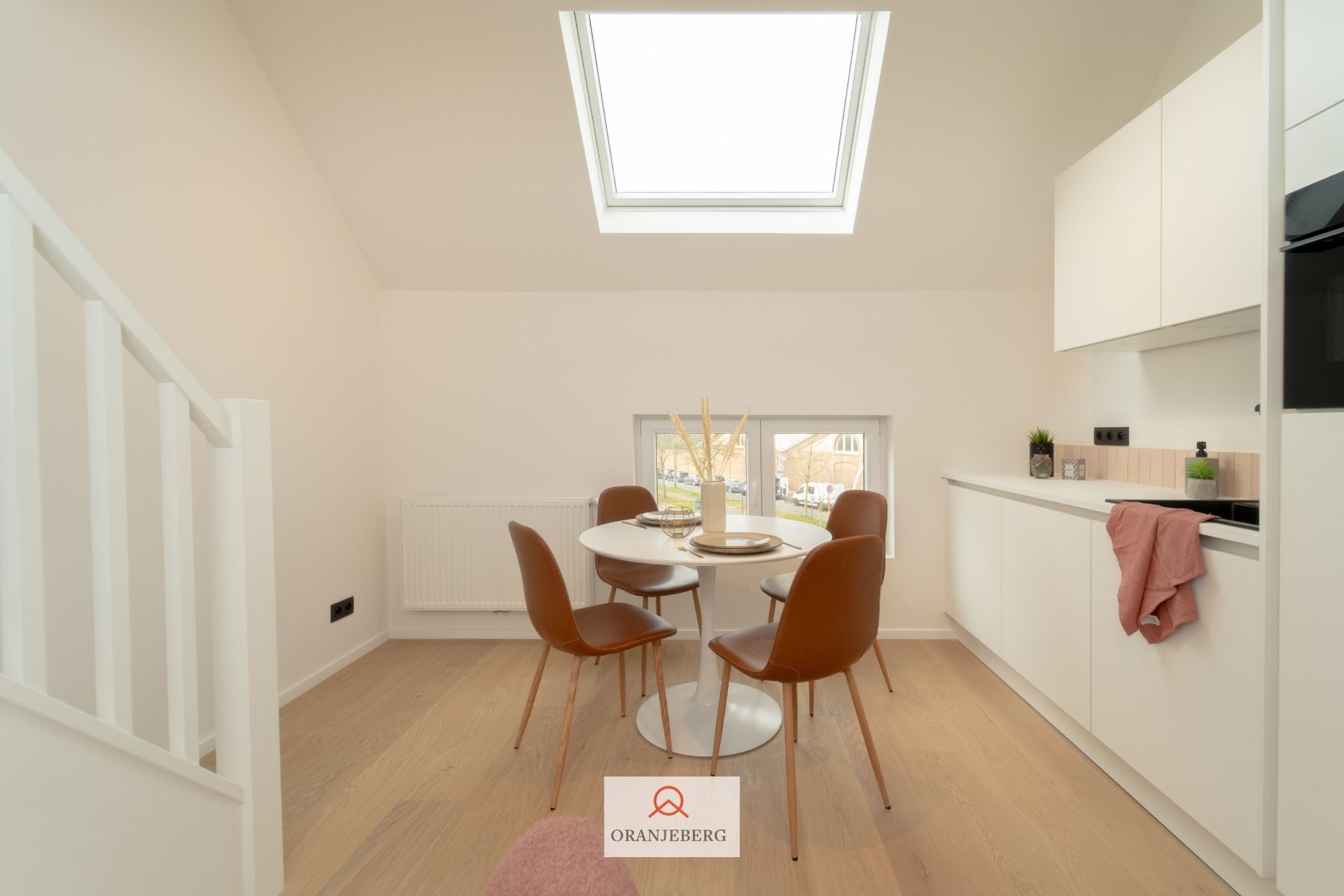 Gerenoveerde lichtrijke duplex studentenstudio foto 20