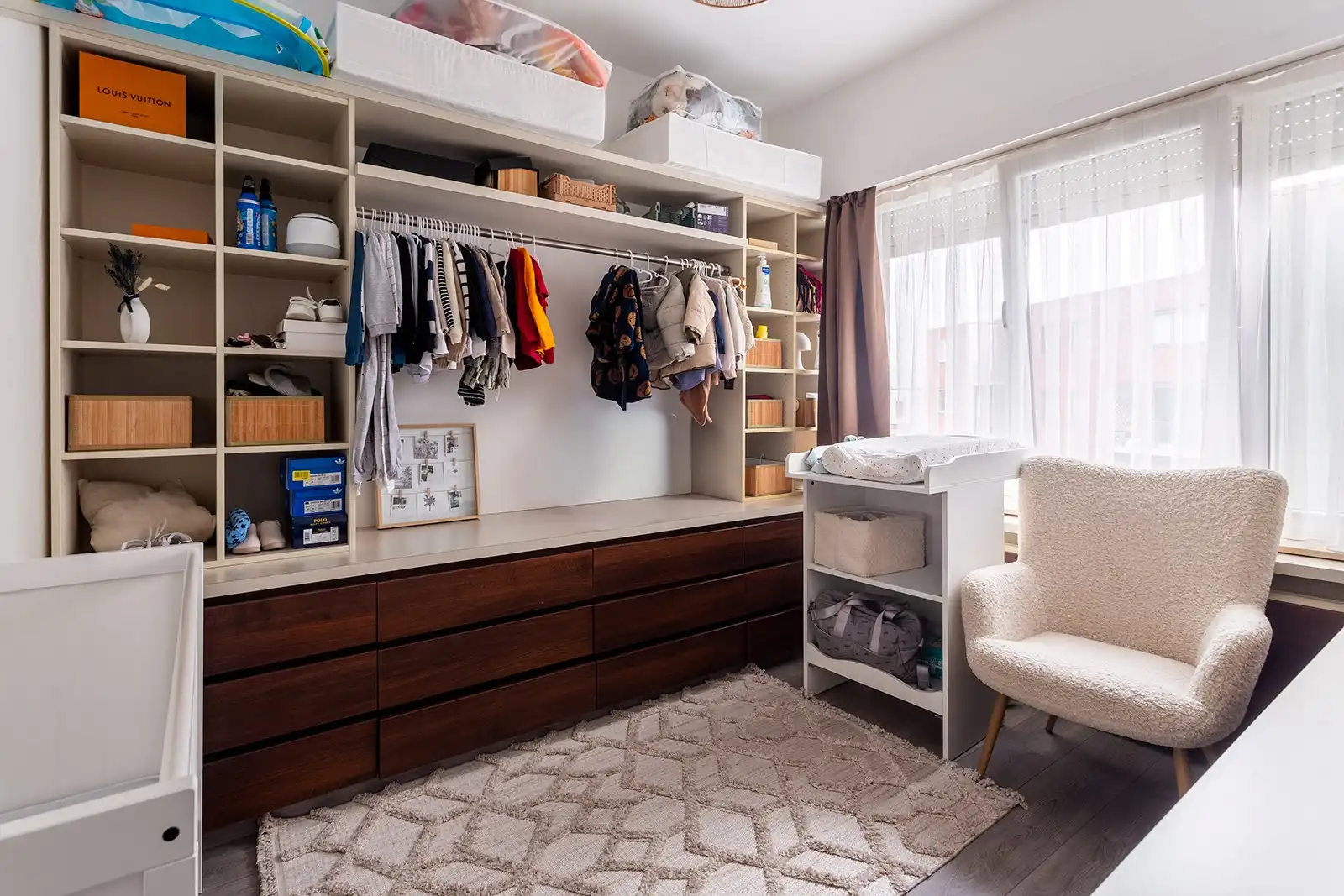 Prachtig gerenoveerd appartement met 3 ruime slaapkamers en terras foto 17