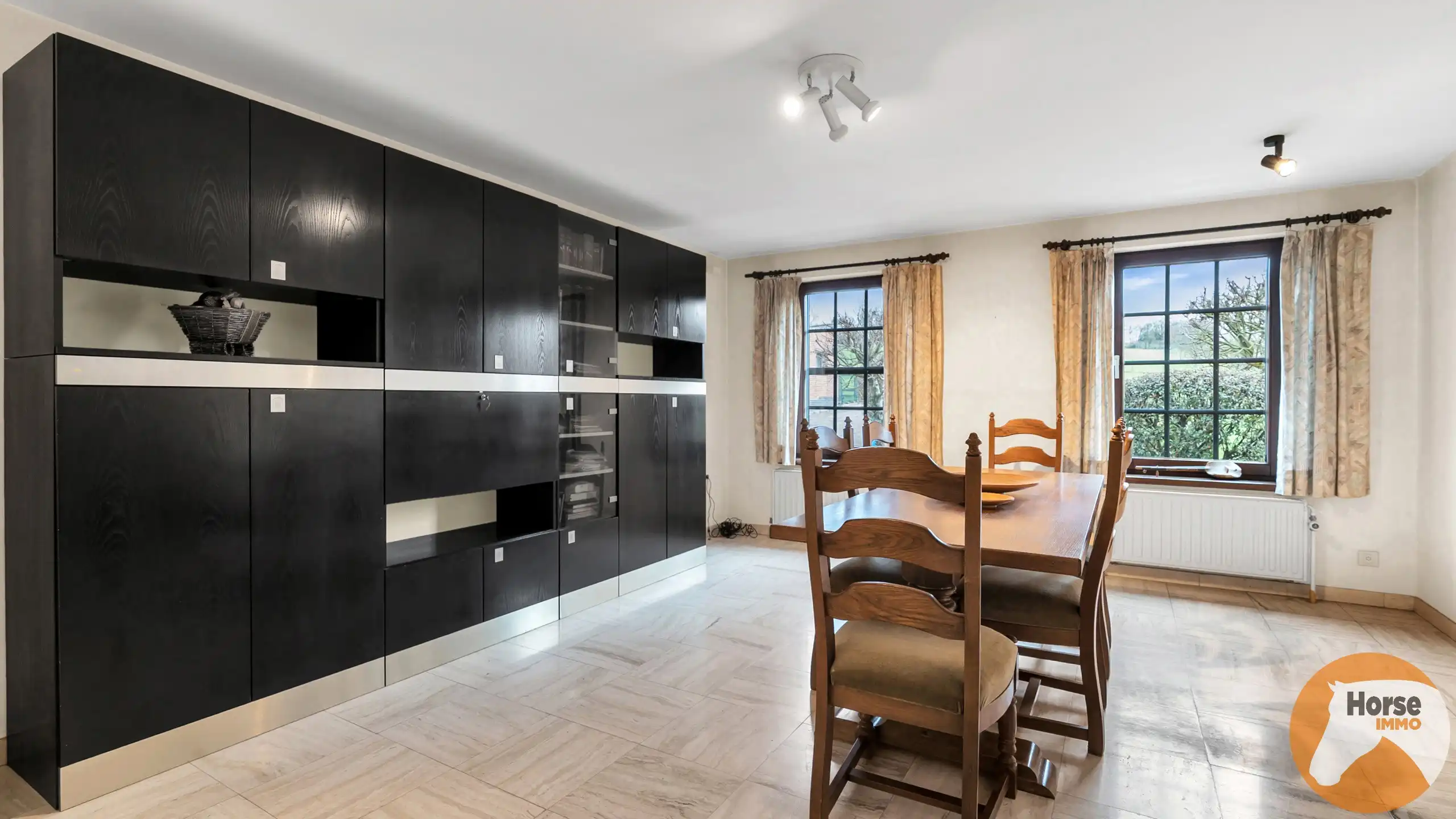 ROOSDAAL - Centraal gelegen woning met prachtig uitzicht foto 13