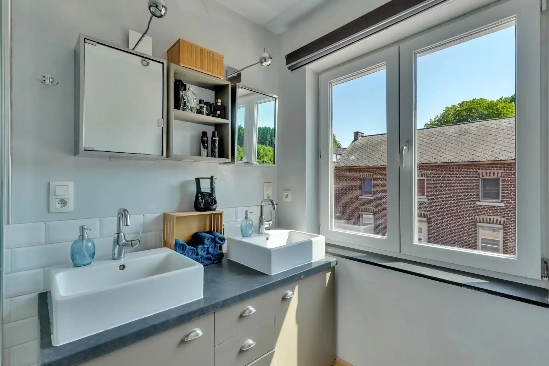 Instapklare, ruime woning met vier slaapkamers foto 16