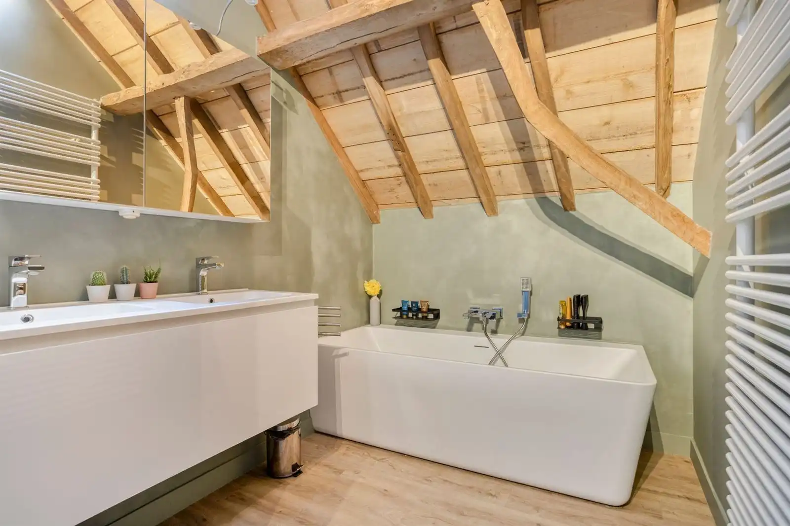 Karaktervolle hoeve met 11 slaapkamers en prachtige binnenkoer foto 24