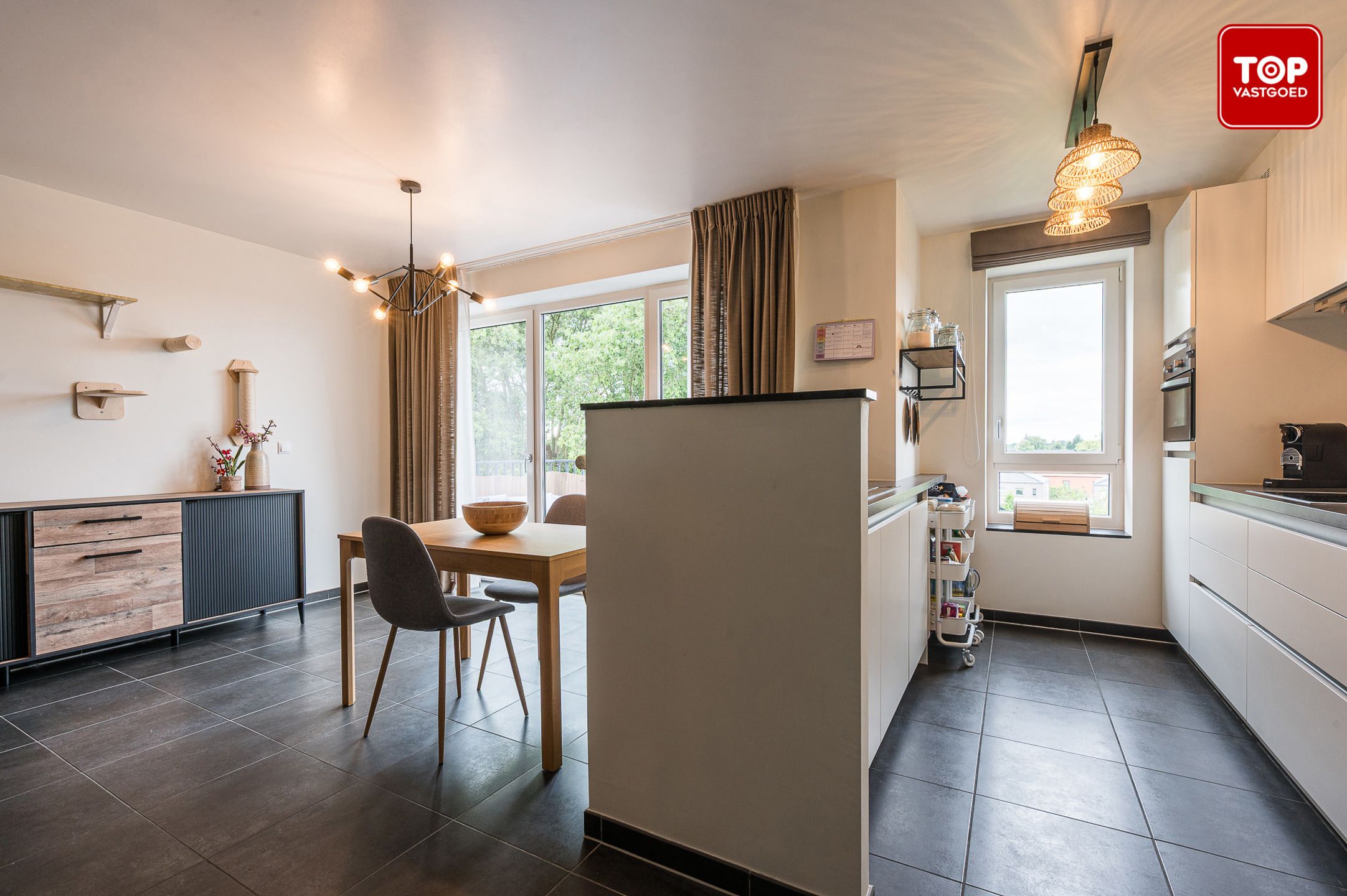 Instapklaar 1-slaapkamer appartement met autostaanplaats en fietsenberging.  foto 9