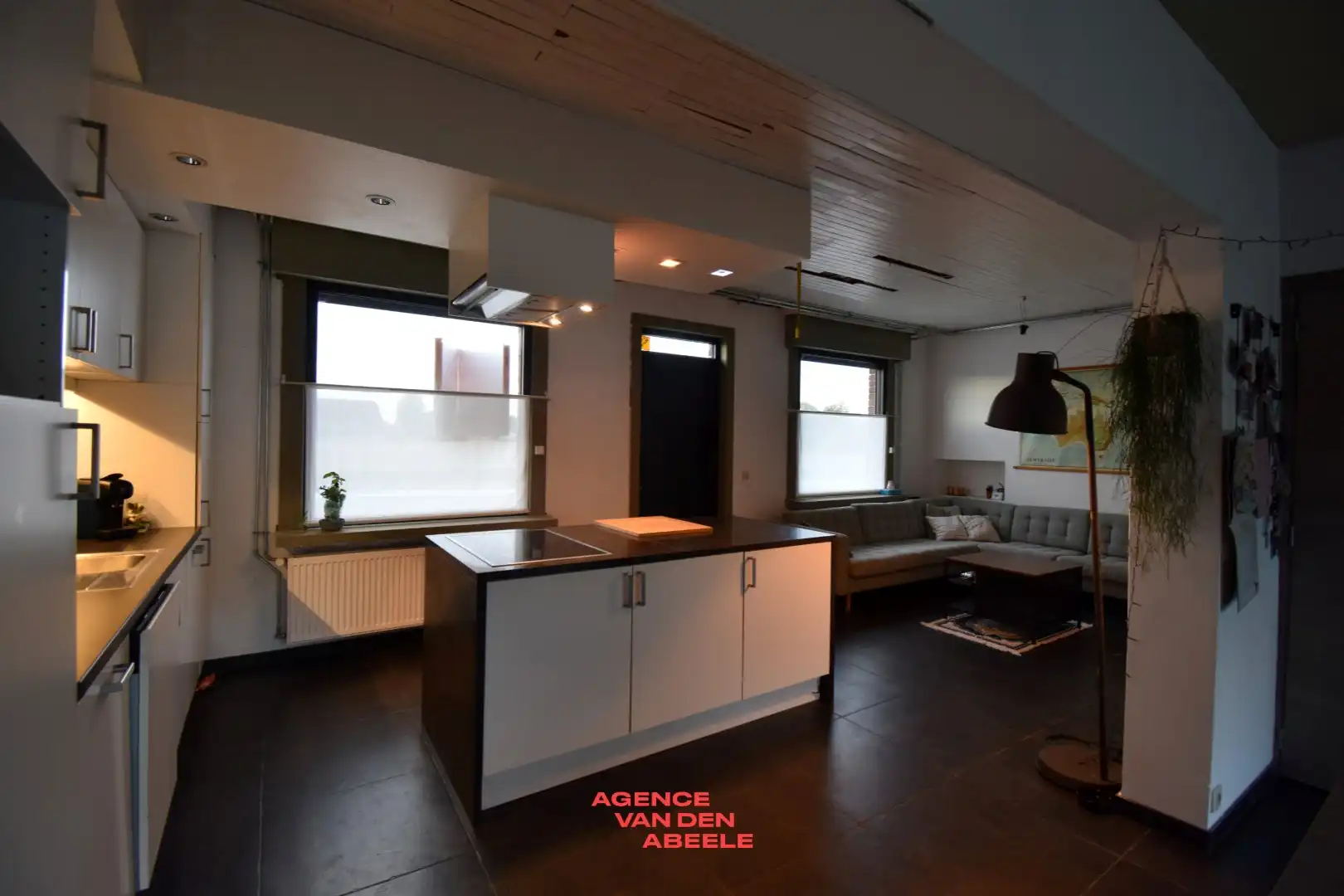 Charmante half-open bebouwing met 4 slaapkamers en tuin foto 5